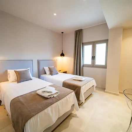 בית נופש Royal House - Center - Sleeps 8 *
