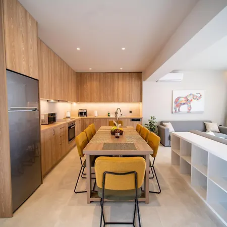 Сasa de vacaciones Royal House - Center - Sleeps 8 *