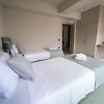 Royal House - Center - Sleeps 8 *