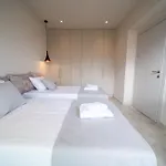 Royal House - Center - Sleeps 8 Case de vacanță