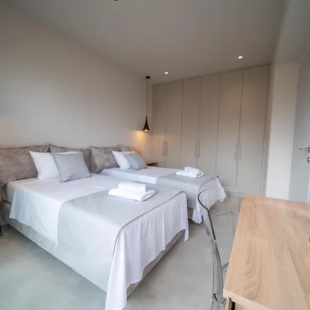 Royal House - Center - Sleeps 8 *