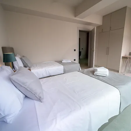 Royal House - Center - Sleeps 8 *