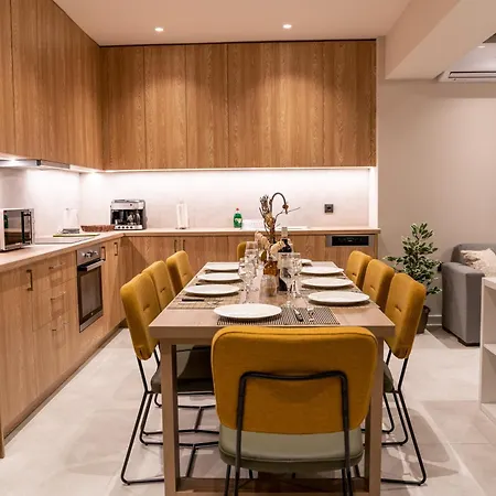 Royal House - Center - Sleeps 8 別荘 ヘルソニソス