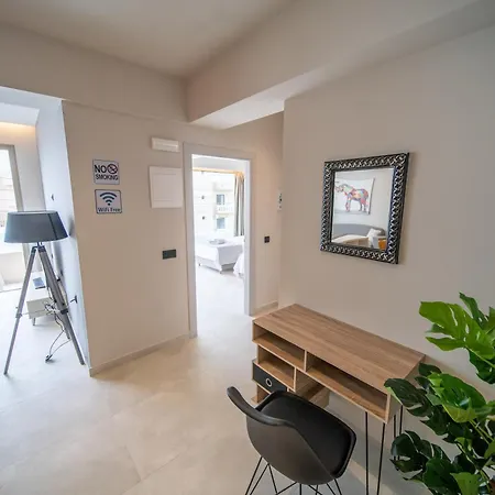 Royal House - Center - Sleeps 8 Casa vacanze *