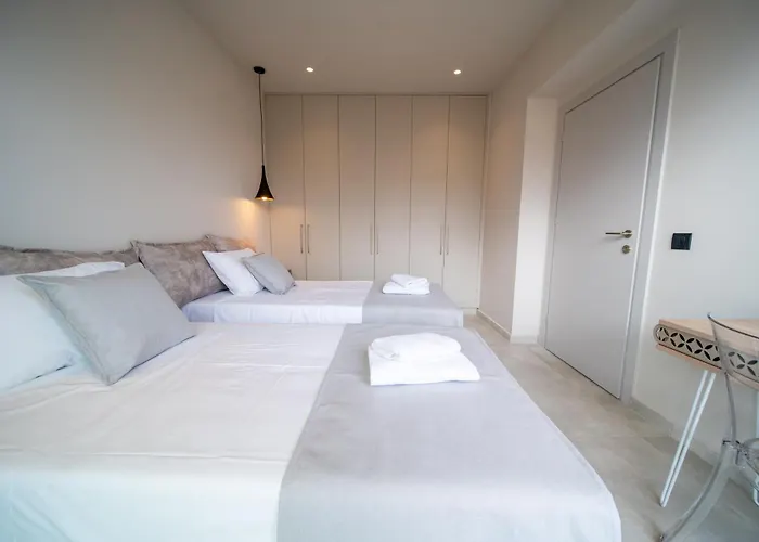 Royal House - Center - Sleeps 8 別荘